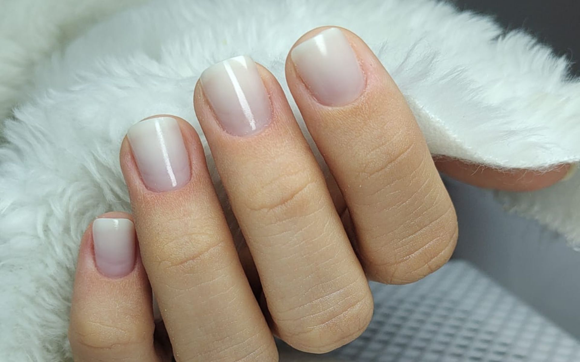 Blindagem de Unhas na BB Beauty Concept: Proteção e Beleza em Ribeirão Preto