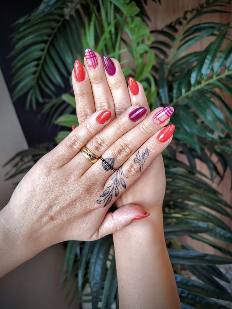 Esmaltação em Gel Decorada Free Hand